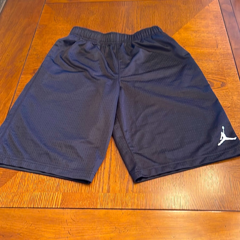 Jordan black size large boys shorts